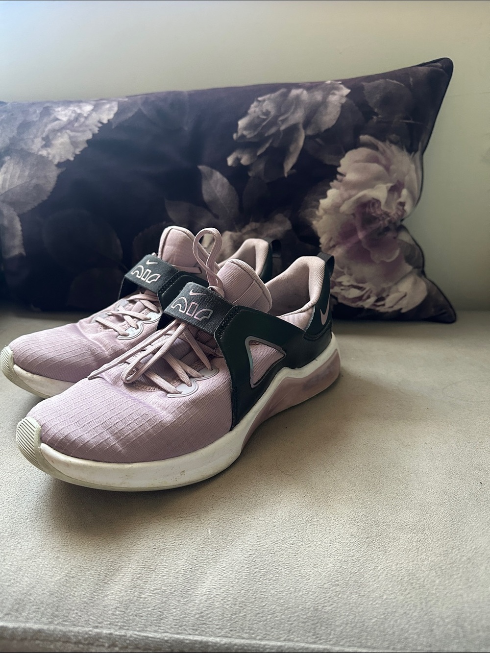 Nike Light Purple Women's Athletic Sneakers with Multicolor Accents